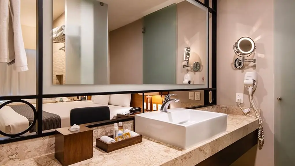 Suite Crown 4